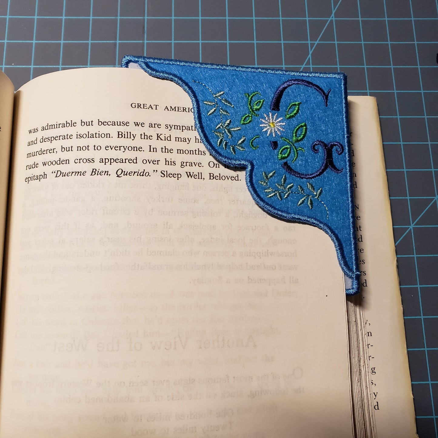 Customizable Corner Bookmark on Felt in a Daisy Monogrammed Embroidered Design